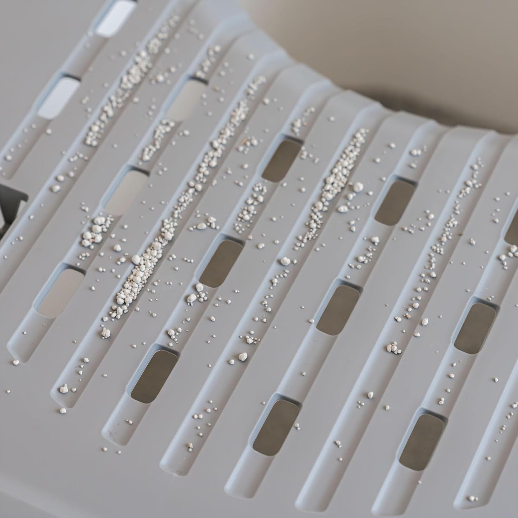 Litter Genie Large Cat Litter Box, Top Entry w/ Catching Lid & Scoop, White/Gray - VMInnovations