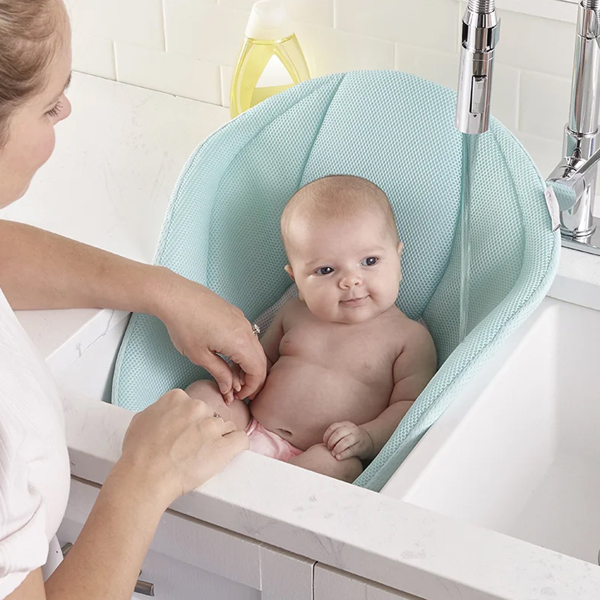 Contours Infant Sink Bather and Soft Newborn Bath Seat for Ages 0-6 Months, Mint