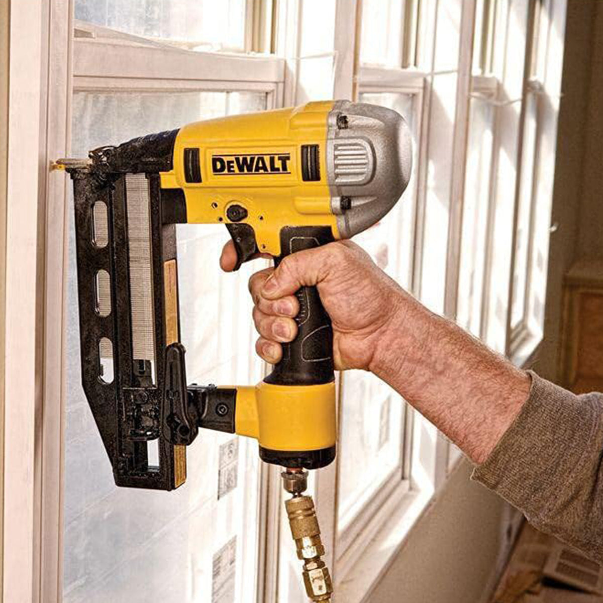Dewalt Precision Point 16-Guage 2.5-Inch Finish Nailer (Certified Refurbished) - VMInnovations
