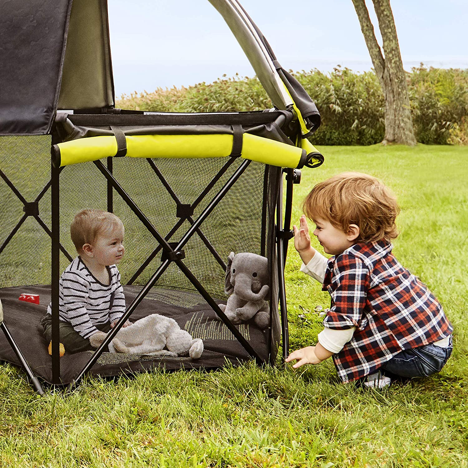 Evenflo Play Portable Indoor & Outdoor Lightweight Playard Deluxe, Black (Used) - VMInnovations