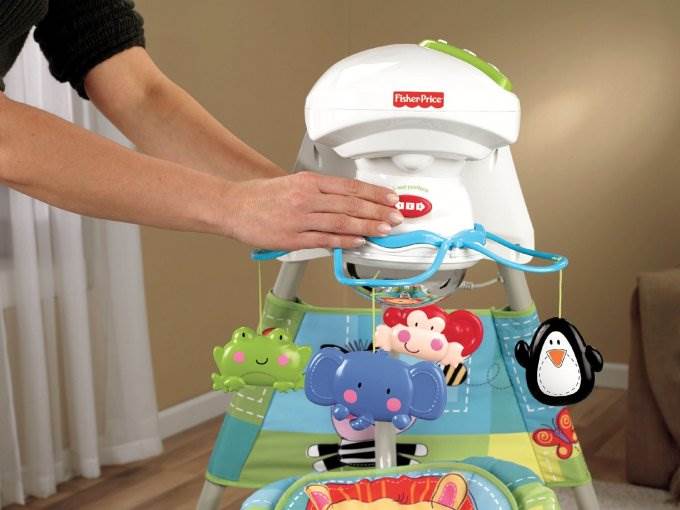 Fisher Price Discover n' Grow Baby Cradle & Swing w/ Music | W9507
