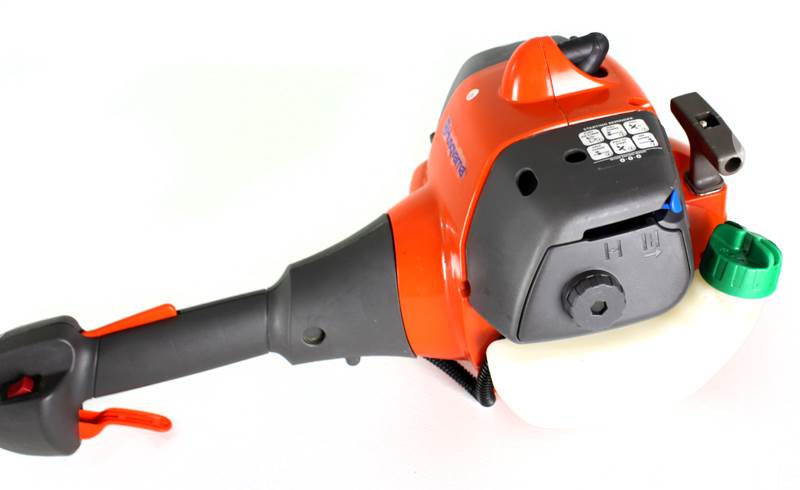 HUSQVARNA 128LD 28cc 2 Stroke Gas Powered Line Grass Lawn Trimmer (Open Box)