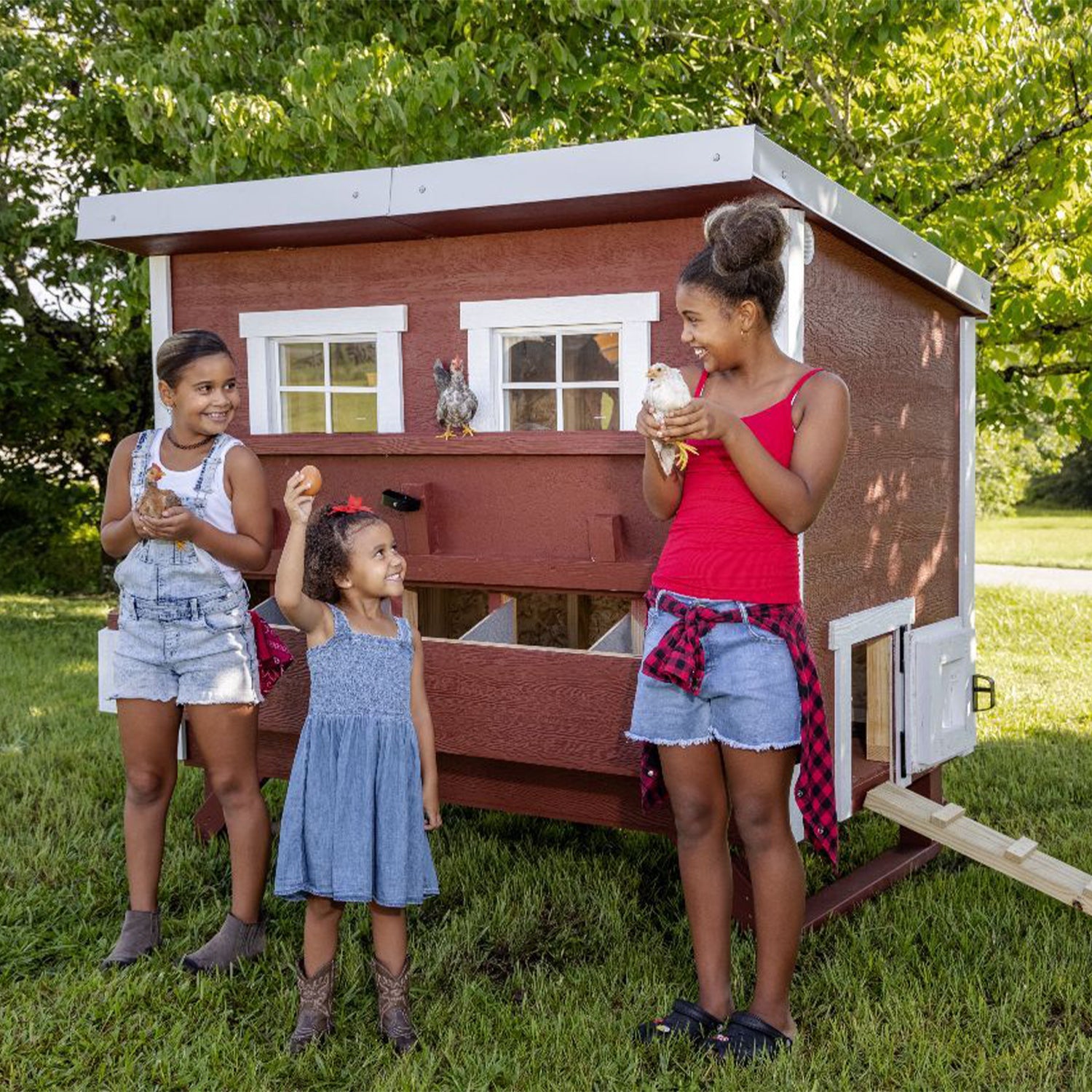 OverEZ Large Wooden Poultry Hen Chicken Coop with Nesting Boxes for 15 Chickens