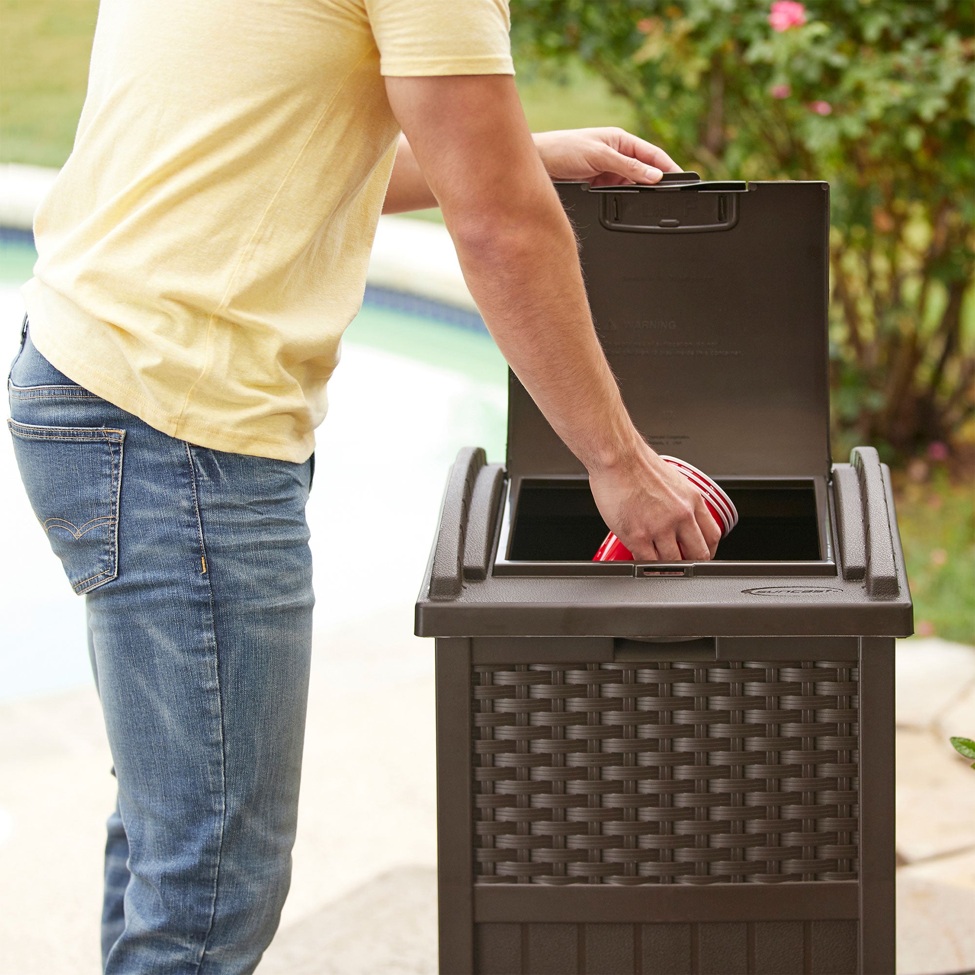 Suncast GHW1732 Trashcan Hideaway Outdoor 33 Gallon Garbage Waste Bin, Brown (For Parts)