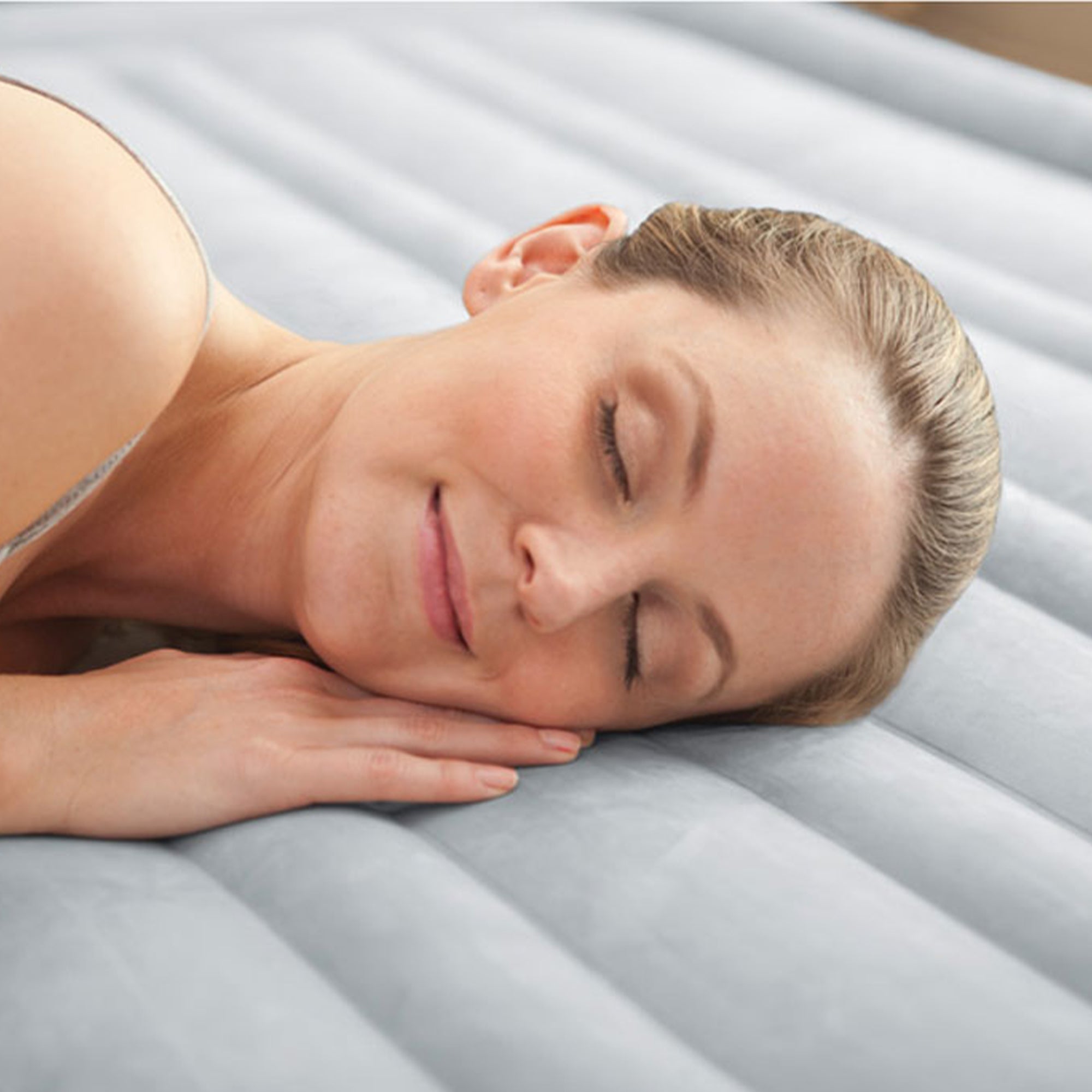 Intex Comfort Plush Dura-Beam Air Bed Mattress w/ Built-In Pump, Queen (Used)