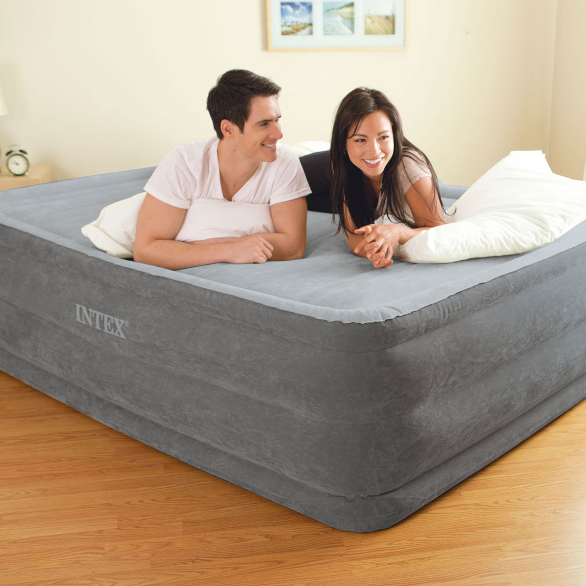Intex Comfort Plush Dura-Beam Air Bed Mattress w/ Built-In Pump, Queen (Used)