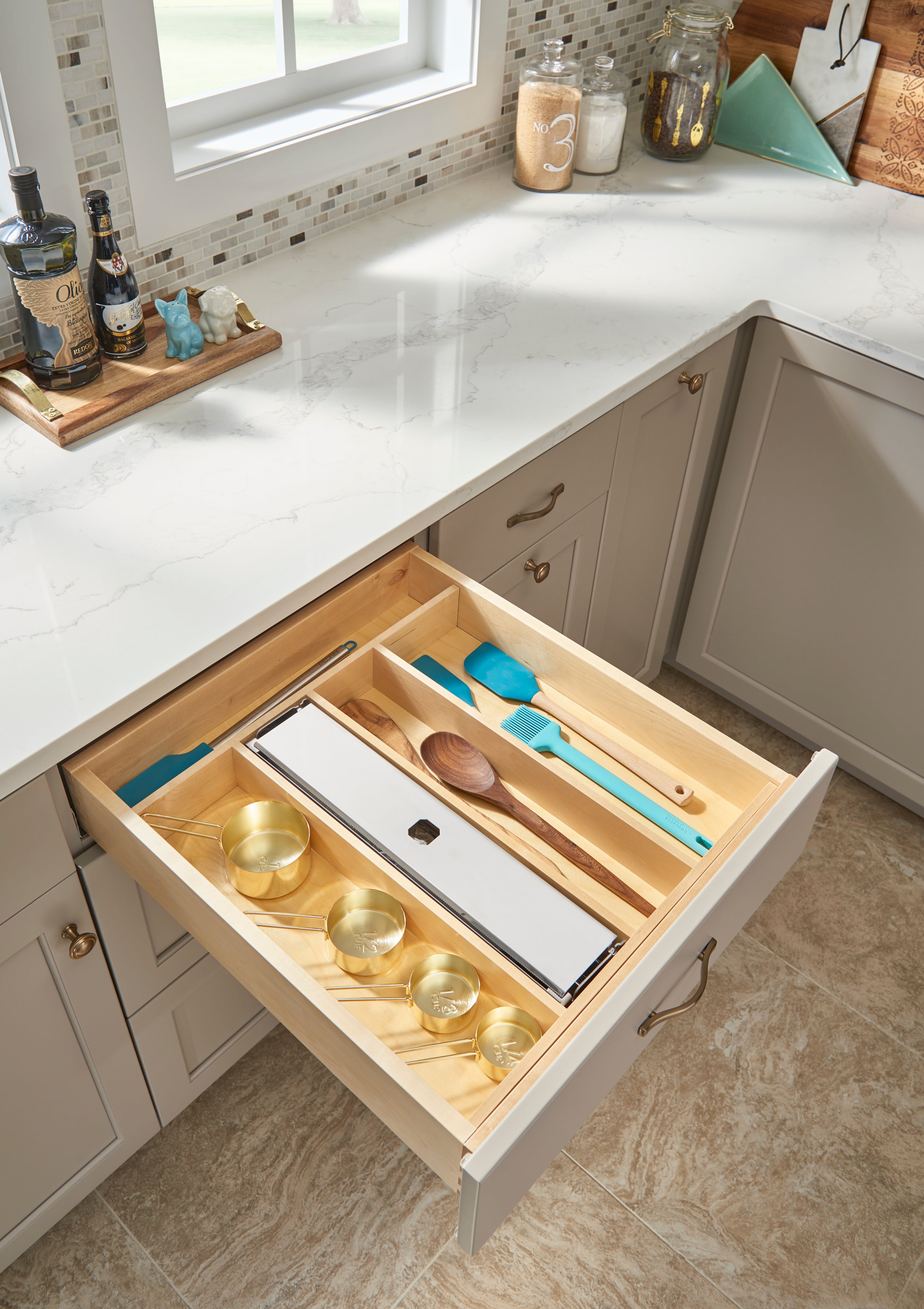 Rev-A-Shelf Trim-to-Fit Shallow Drawer Organizer Insert, 18.5 x 22 In, 4WUT-1SH - VMInnovations