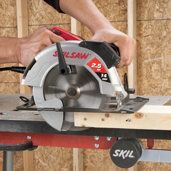 SKIL 5680-01 Compact 7 1/4-In 14Amp 2.5-Hp Laser Circular Saw w/Blade (Open Box)