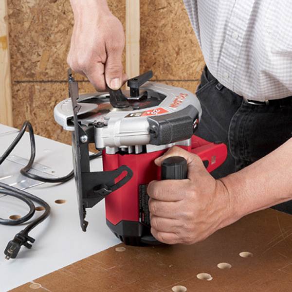 SKIL 5680-01 Compact 7 1/4-In 14Amp 2.5-Hp Laser Circular Saw w/Blade (Open Box)