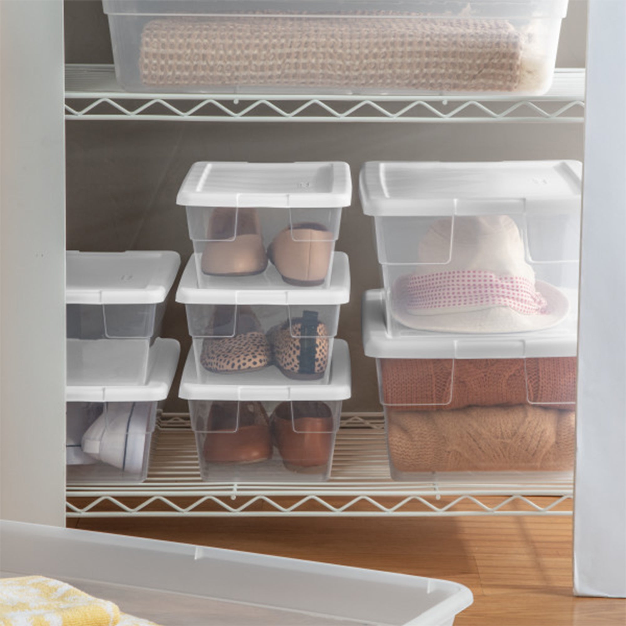Sterilite 16 Quart Storage Sweater Tote Box Container Tub (Open Box)