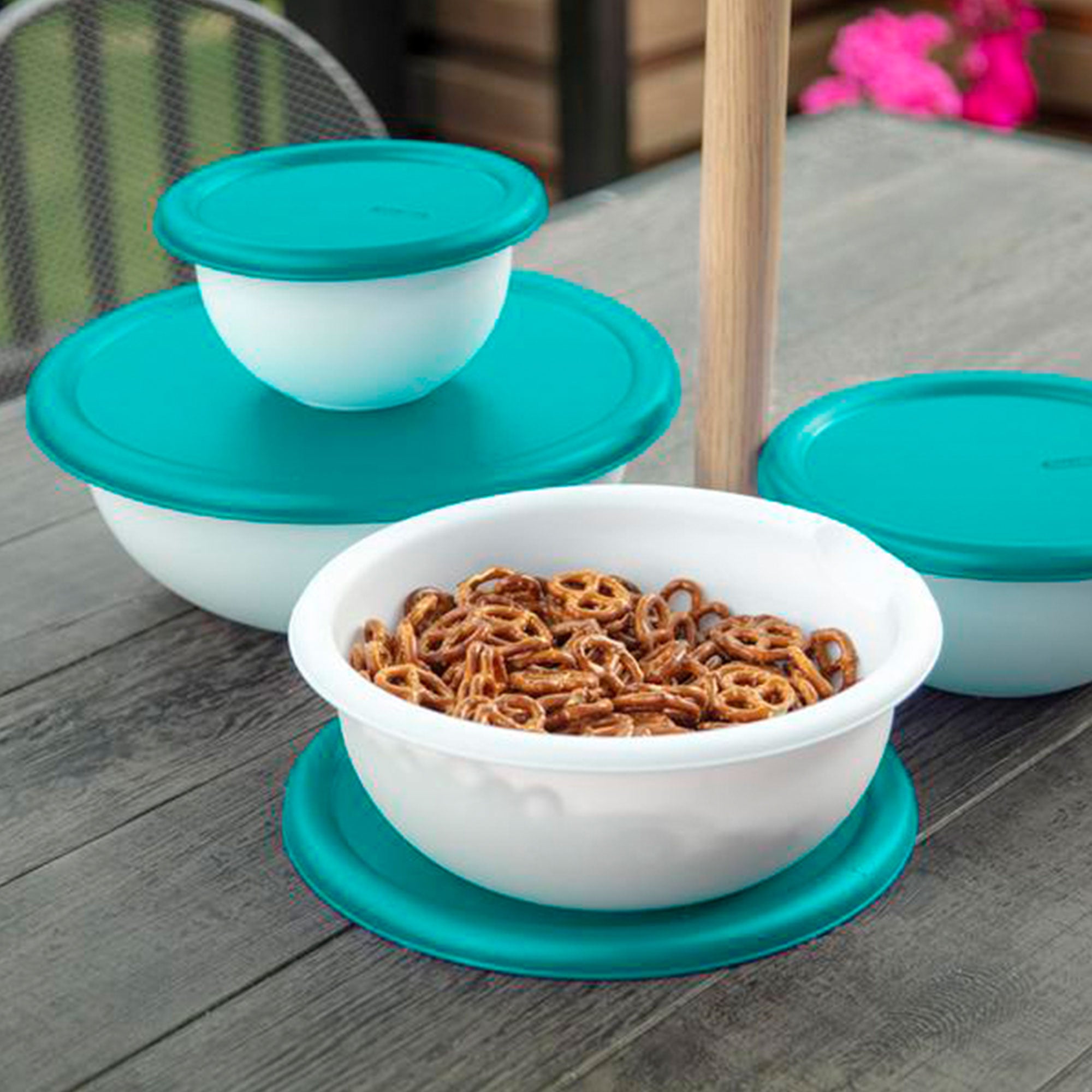 Sterilite 8 Piece Plastic Kitchen Covered Bowl Mixing Set with Lids (18 Pack)