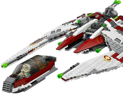 LEGO® Star Wars™ The Yoda Chronicles Jedi™ Scout Fighter w/ 4 Minifigures| 75051