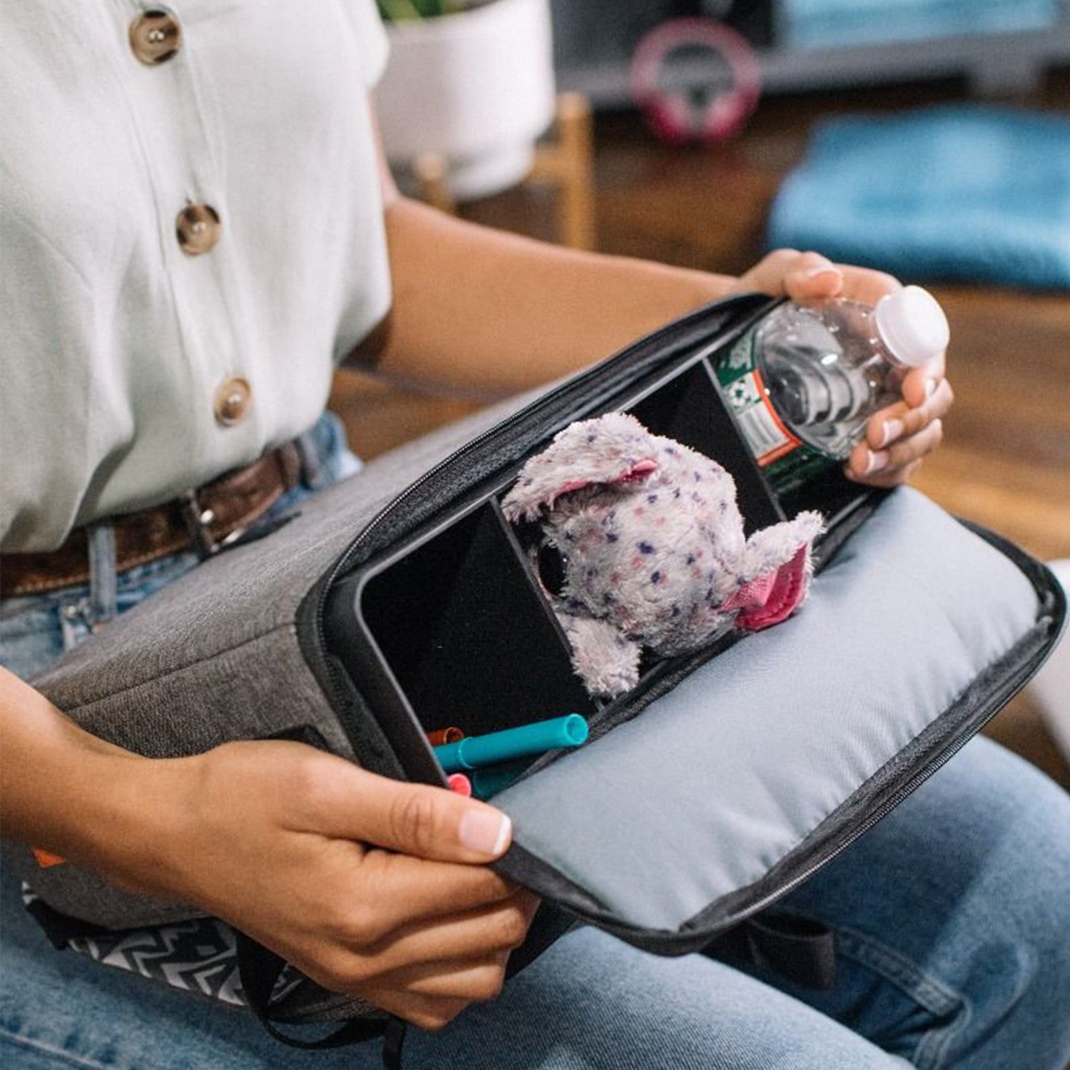 Dreambaby L6030 Grab 'N Go Booster Seat with 3 Point Harness and Storage Space