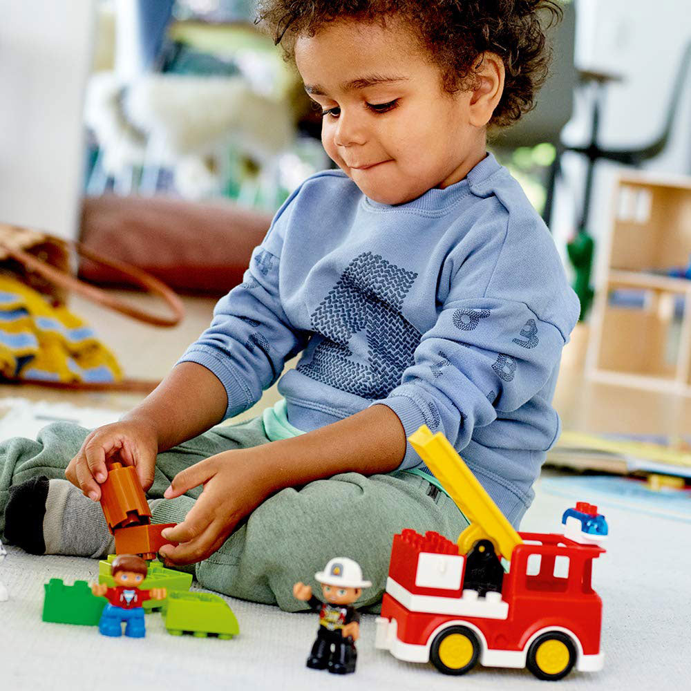 LEGO 10901 Duplo 21 Piece Fire Truck Building Kit with 2 Figures for Toddlers