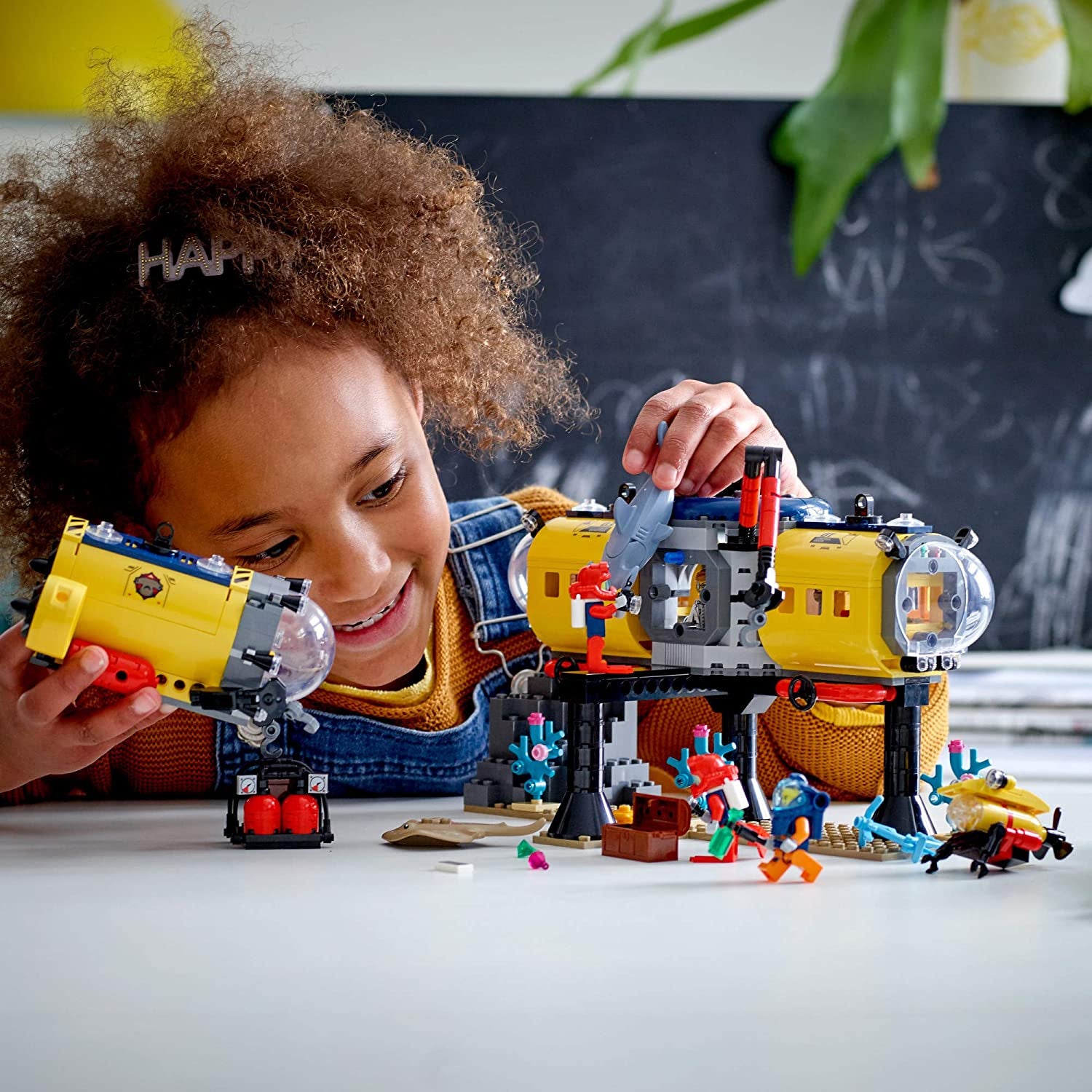 LEGO City 60265 Ocean Exploration Base 497 Piece Building Set with 5 Minifigures