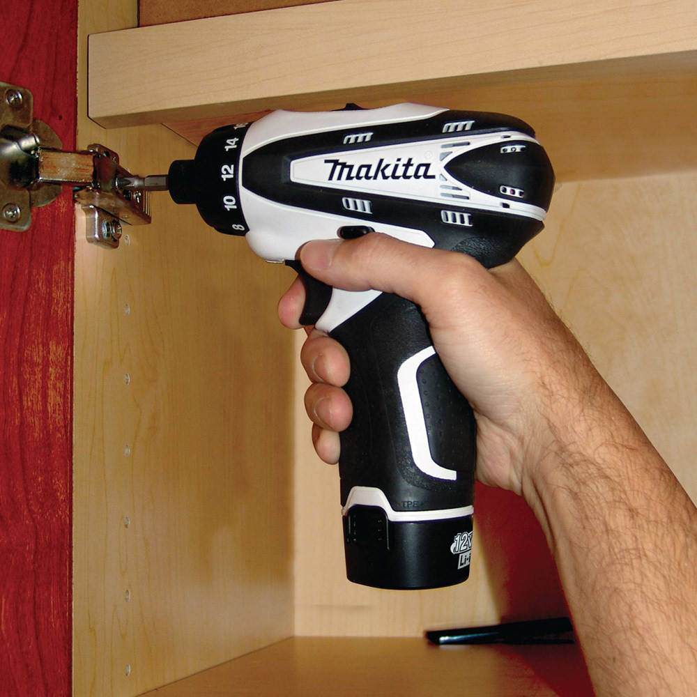 Makita FD01W 12V MAX Lithium-Ion 1/4" Hex Driver Drill Kit + 3/8" Impact Wrench
