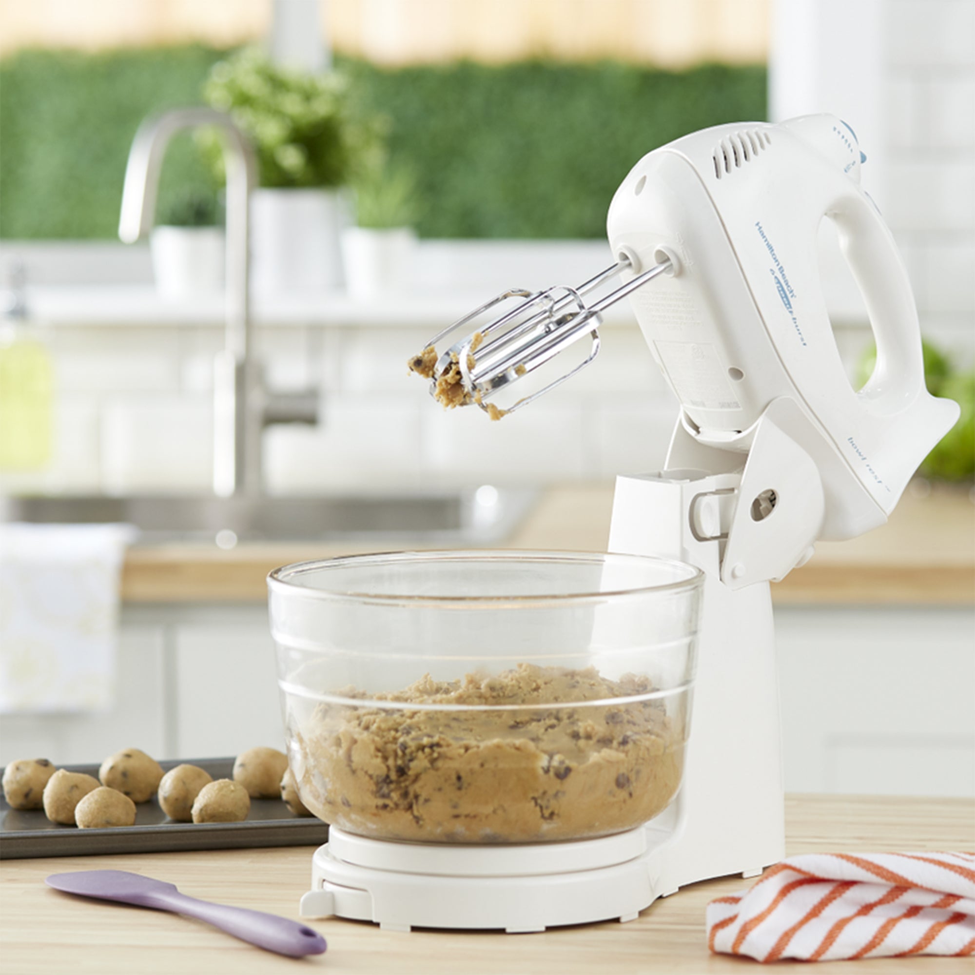 Hamilton Beach 64695 Power Deluxe 275W 4 Quart Countertop Hand and Stand Mixer (Open Box)