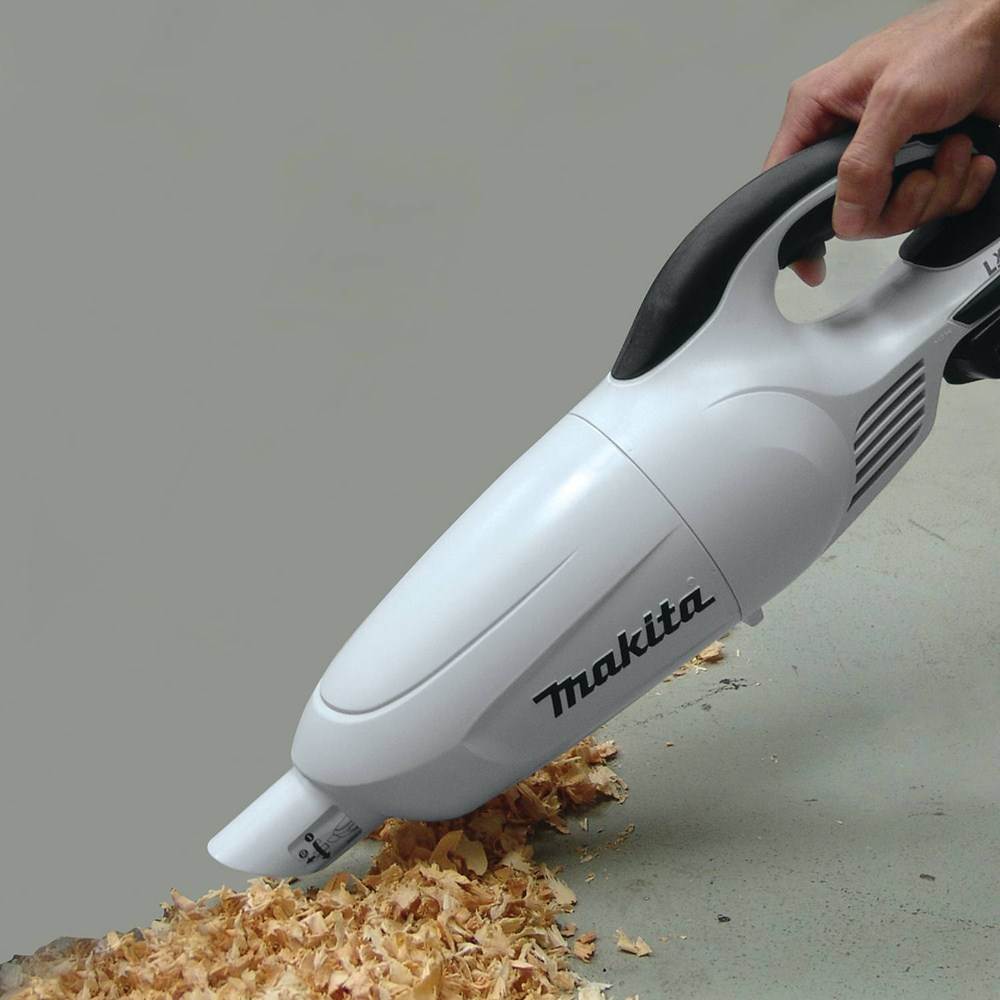 Makita 18V Compact Lithium-Ion Cordless Shop Vacuum Car Detailing Kit (Open Box)