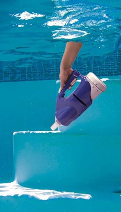 Water Tech Swimming Pool Blaster Catfish Battery Vacuum Cleaner, Telescopic Pole