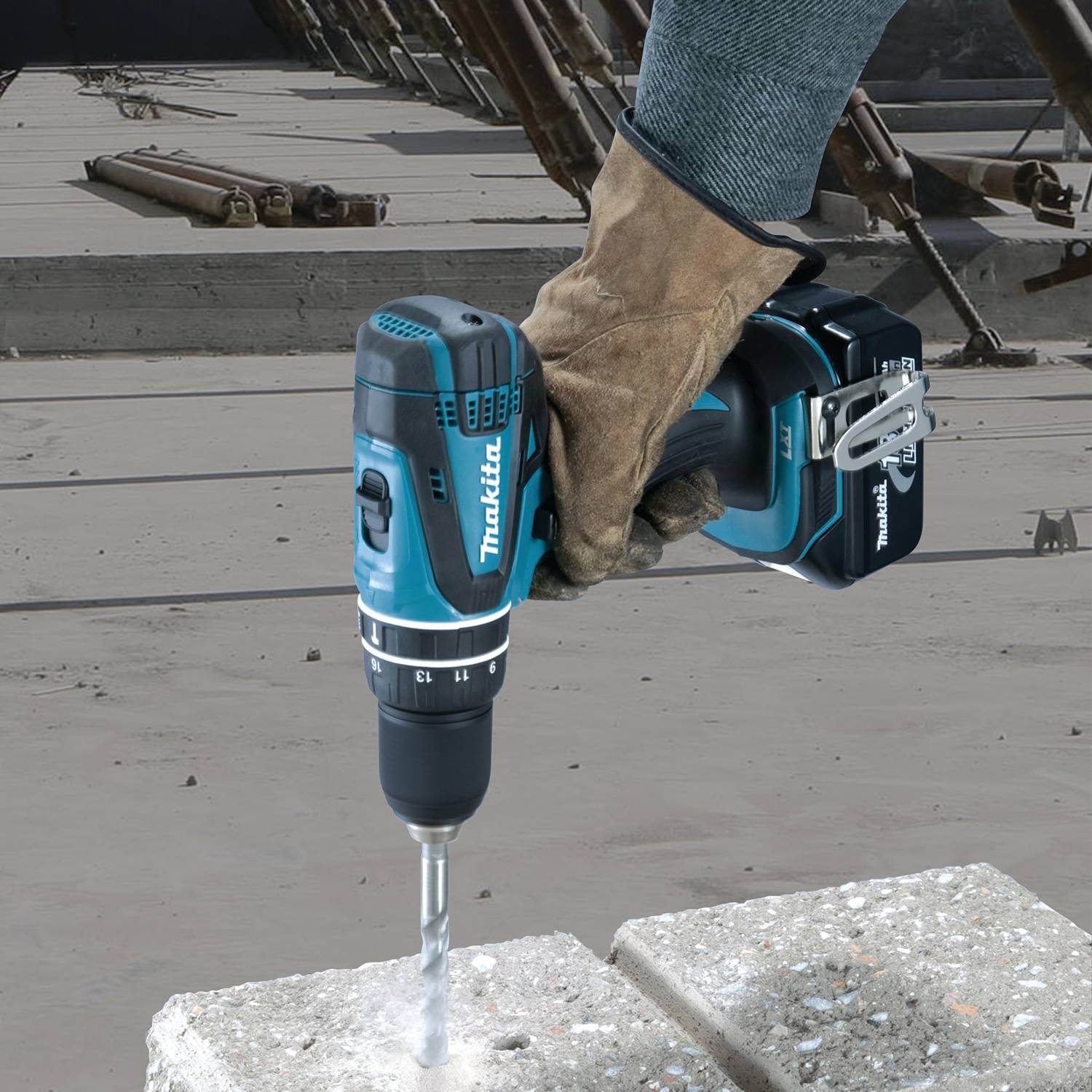 Makita 18V LXT Lithium-Ion Cordless 4pc Tool Kit w/ 3.0 Ah Batteries (Open Box)