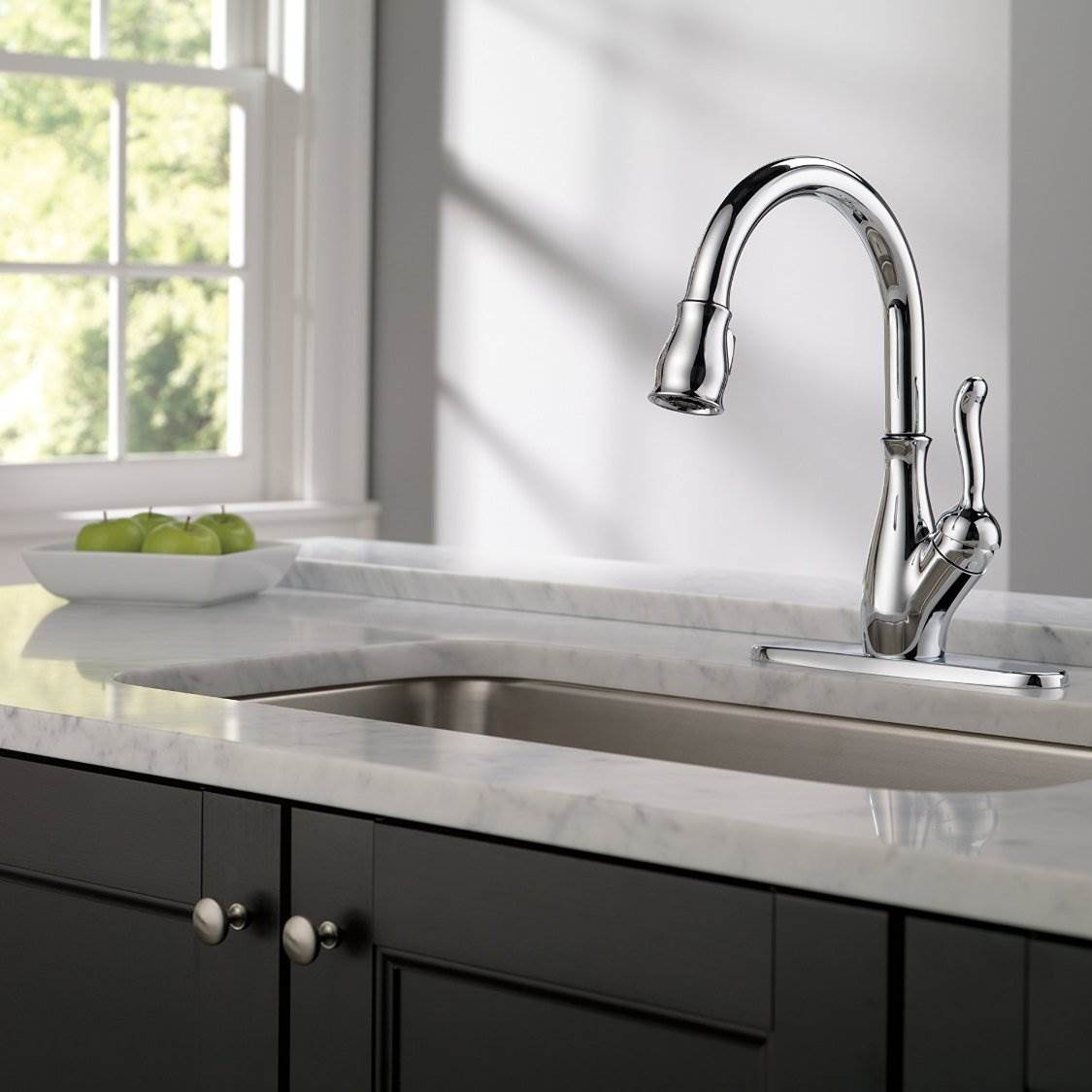 Delta Single Handle Pull-Down Leland Kitchen Sink Faucet, Chrome (Open Box)