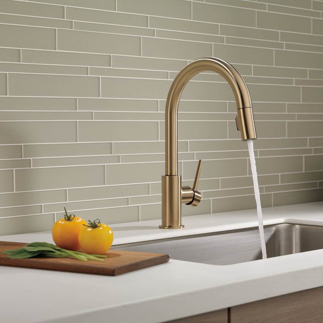 Delta Single Handle Trinsic Kitchen Sink Faucet, Champagne Bronze (Open Box)