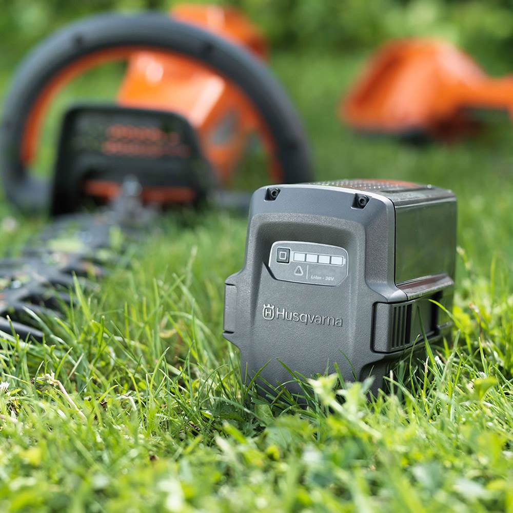 Husqvarna 36-Volt 2.1 Ah Compact High-Performance Lithium-Ion Battery (Open Box)