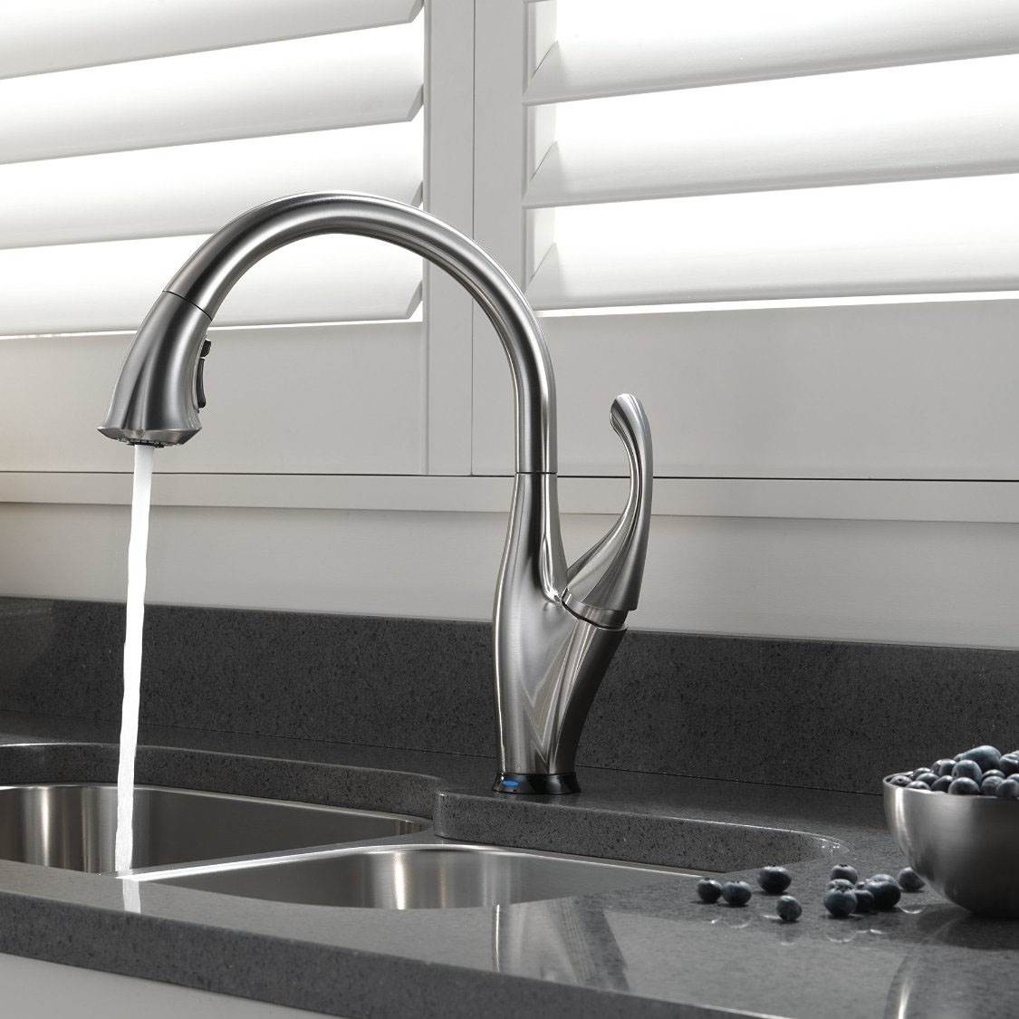 Delta Addison Single Handle Kitchen Faucet, Arctic Stainless (Open Box)