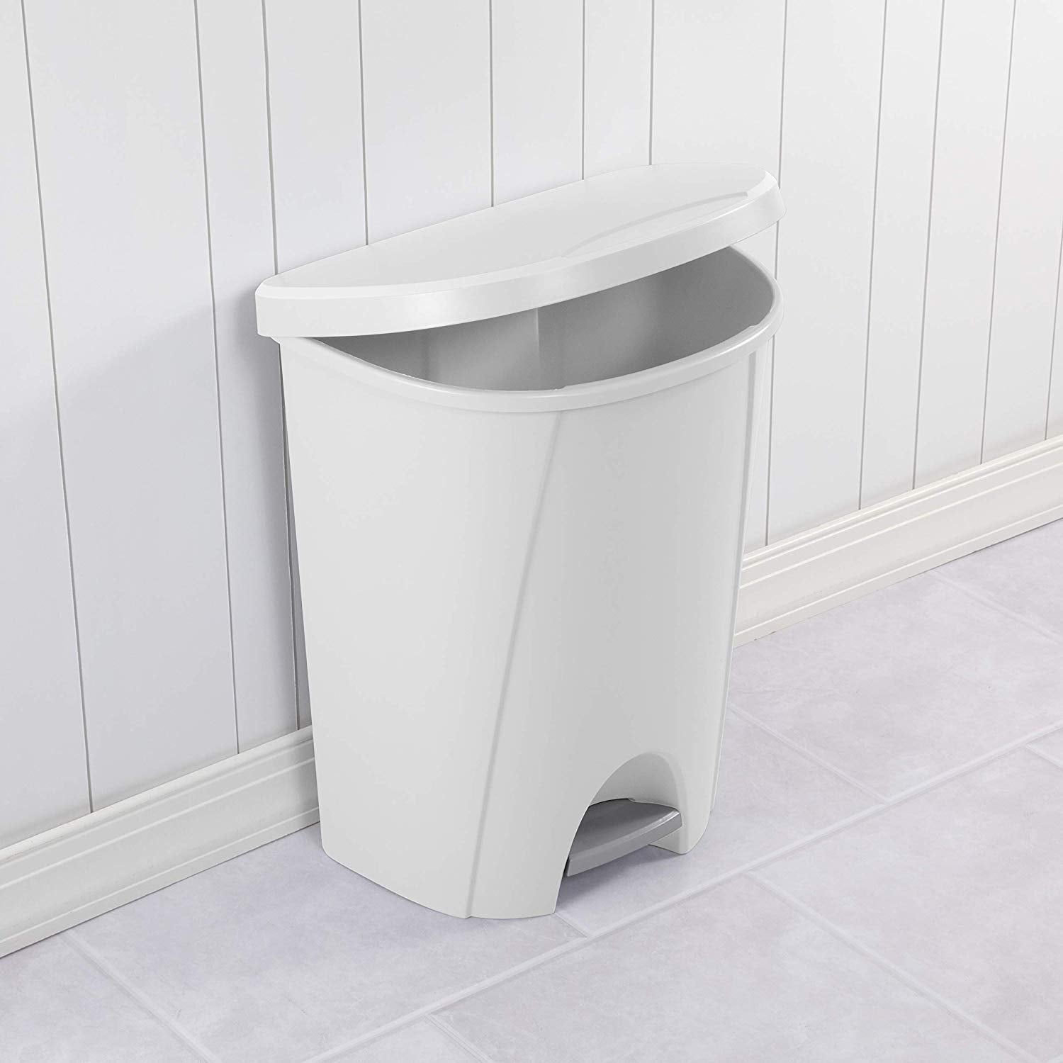 Sterilite 10948004 6.6 Gallon/25 Liter Portable Home StepOn Wastebasket, White