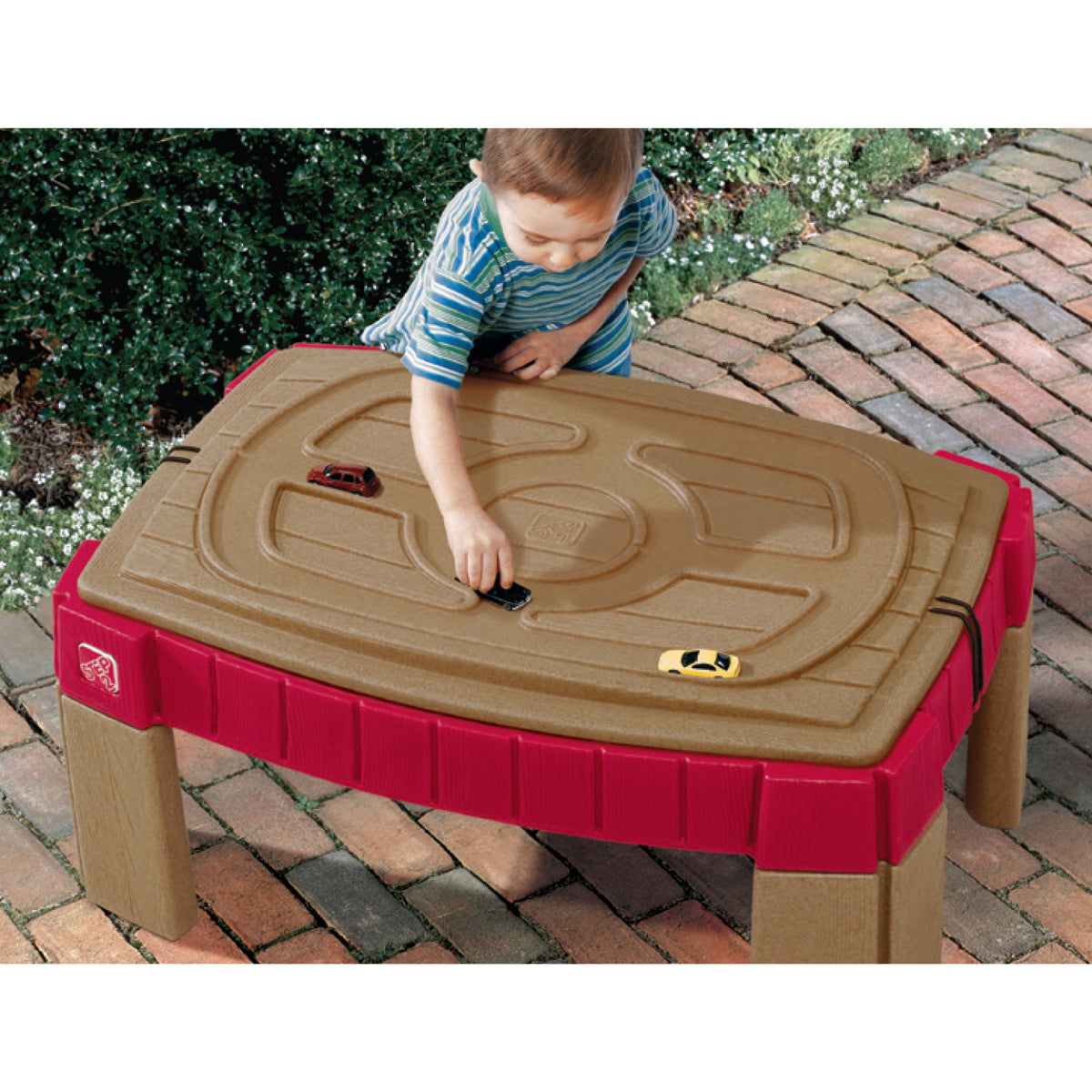 Step2 Outdoor Kids Naturally Playful Raised Lidded Sand Table with Accessory Kit