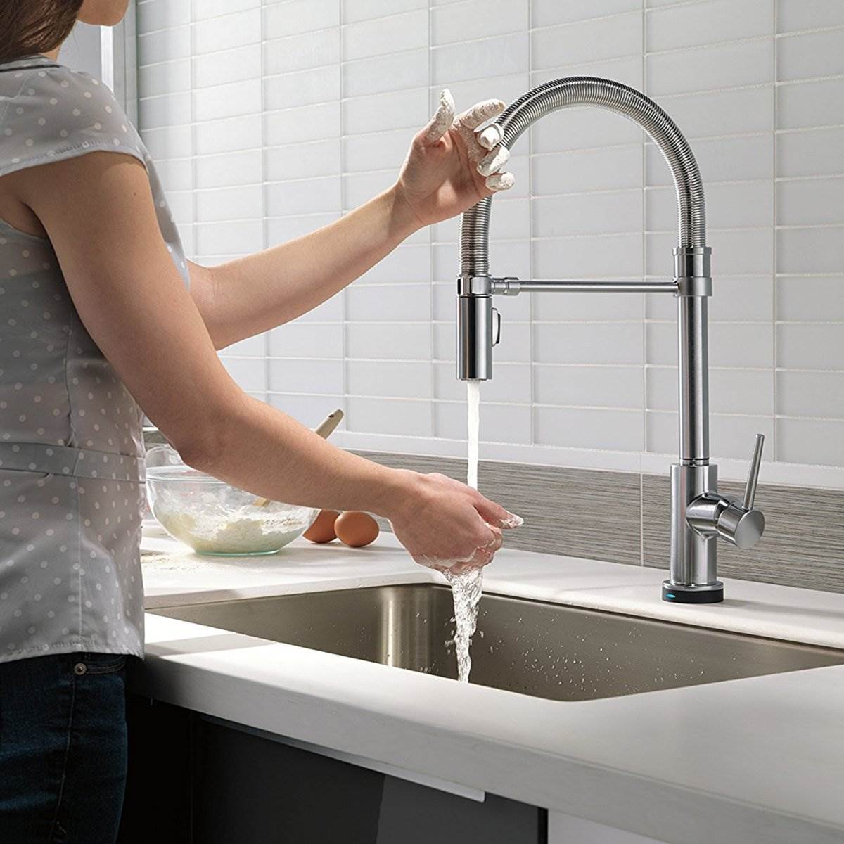Delta Trinsic Pro Spring Spout Kitchen Faucet, Arctic Stainless (Open Box)