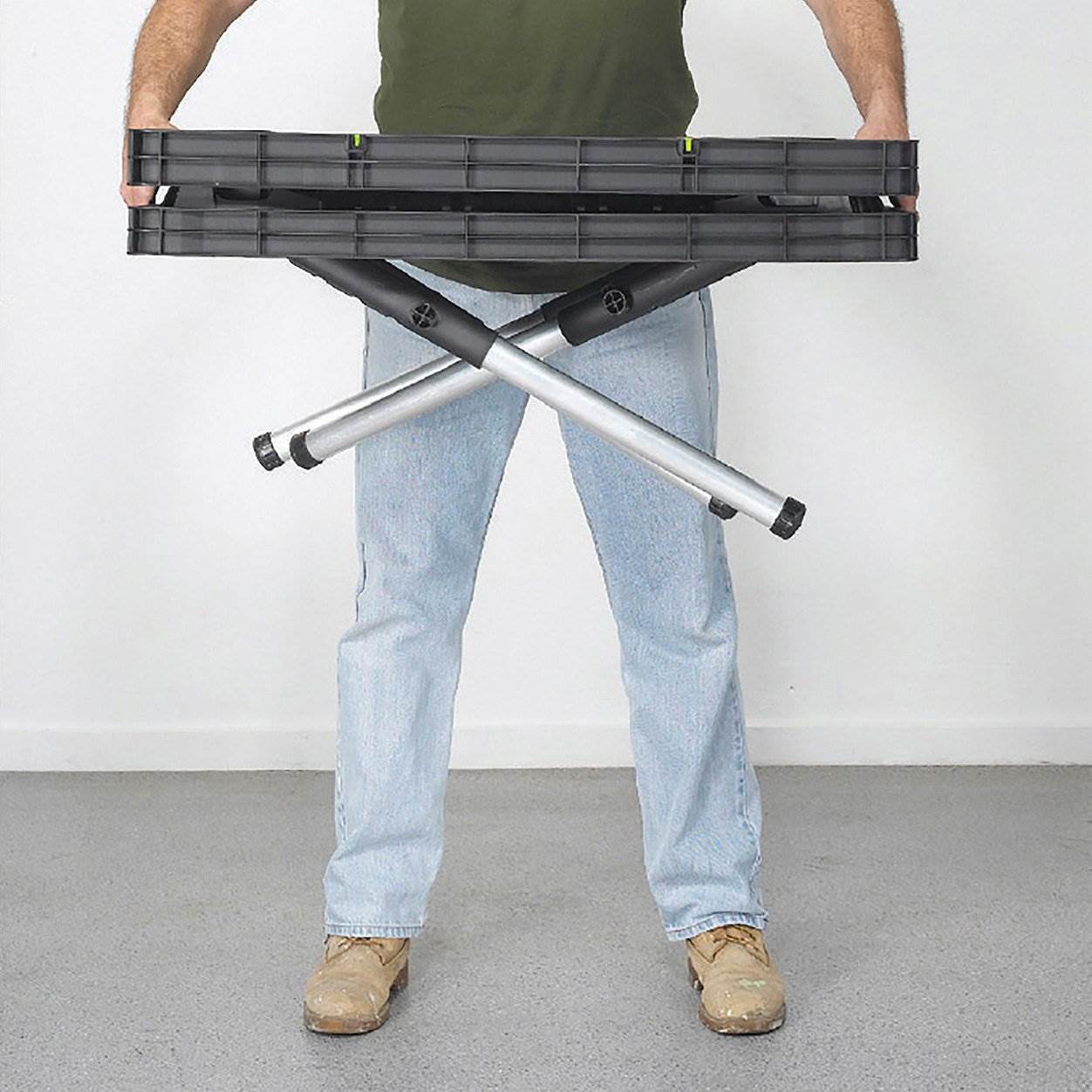 Keter Compact Portable Folding Garage Work Table with Clamps, Green (Incomplete)