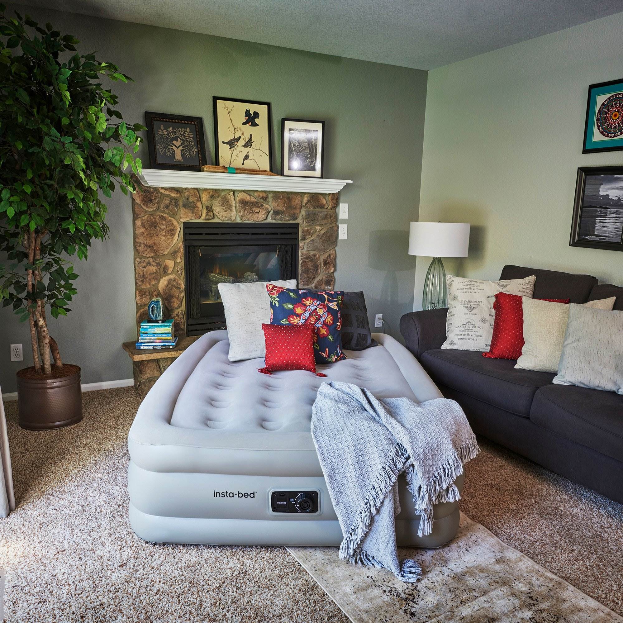 Insta-Bed 18 Inch Queen Air Mattress w/ Internal Pump and Insta-Bed Bedding Set