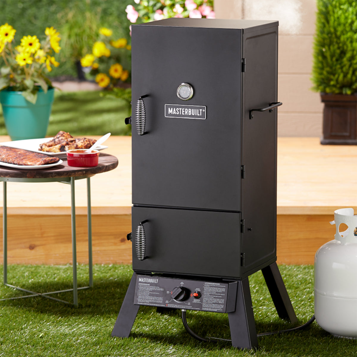 Masterbuilt 30" Outdoor Vertical Propane Gas Meat Smoker Grill, Black (Damaged)