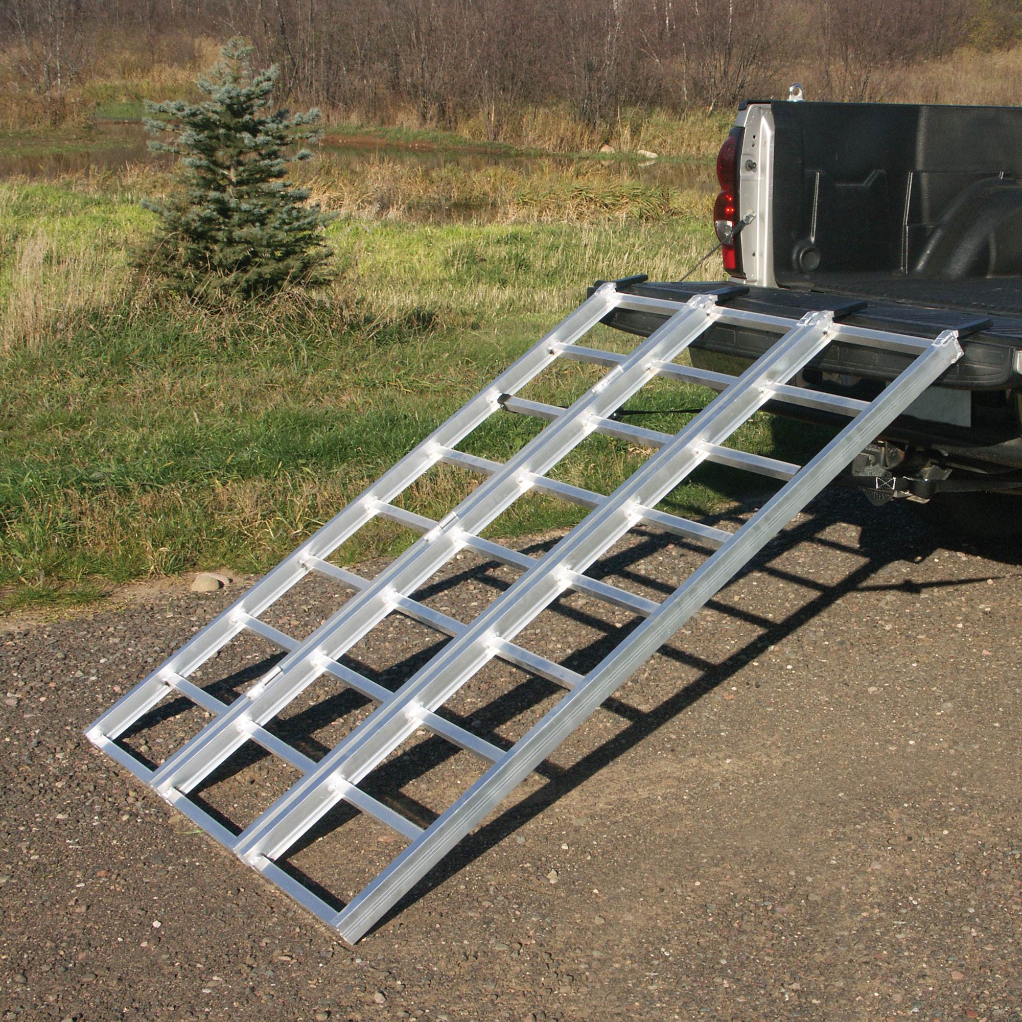 Yutrax 70 Inch 750 Pound Aluminum Tri-Fold Truck Bed ATV Loading Ramp (Used)