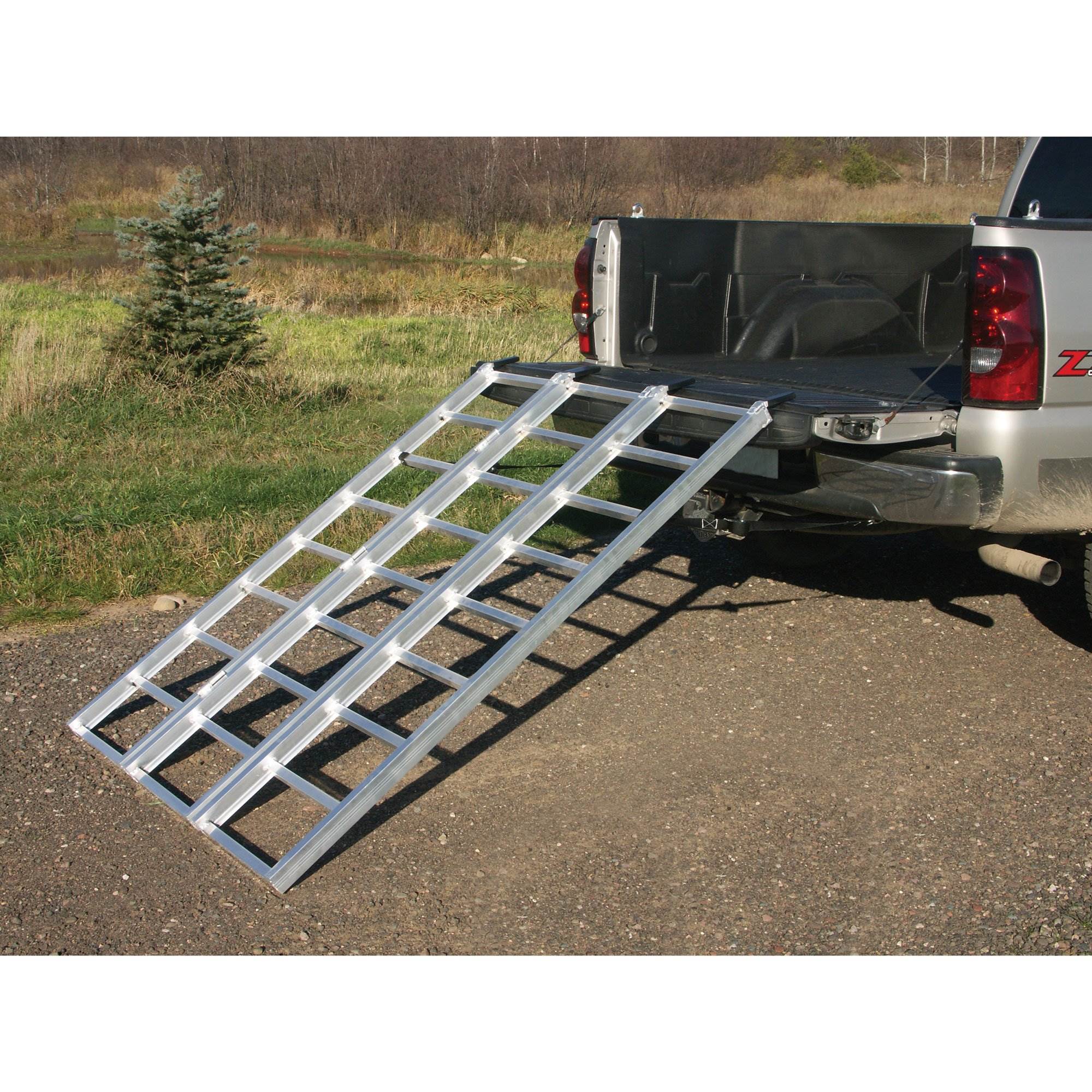Yutrax 70 Inch 750 Pound Aluminum Tri-Fold Truck Bed ATV Loading Ramp (Used)