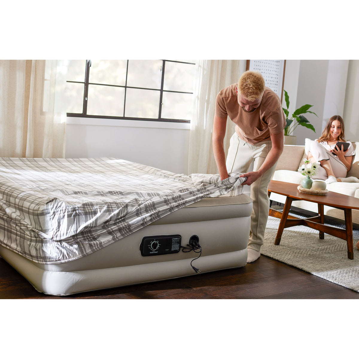Insta-Bed Raised 19 Inch Queen Airbed Air Mattress w/ Built In Pump (3 Pack)