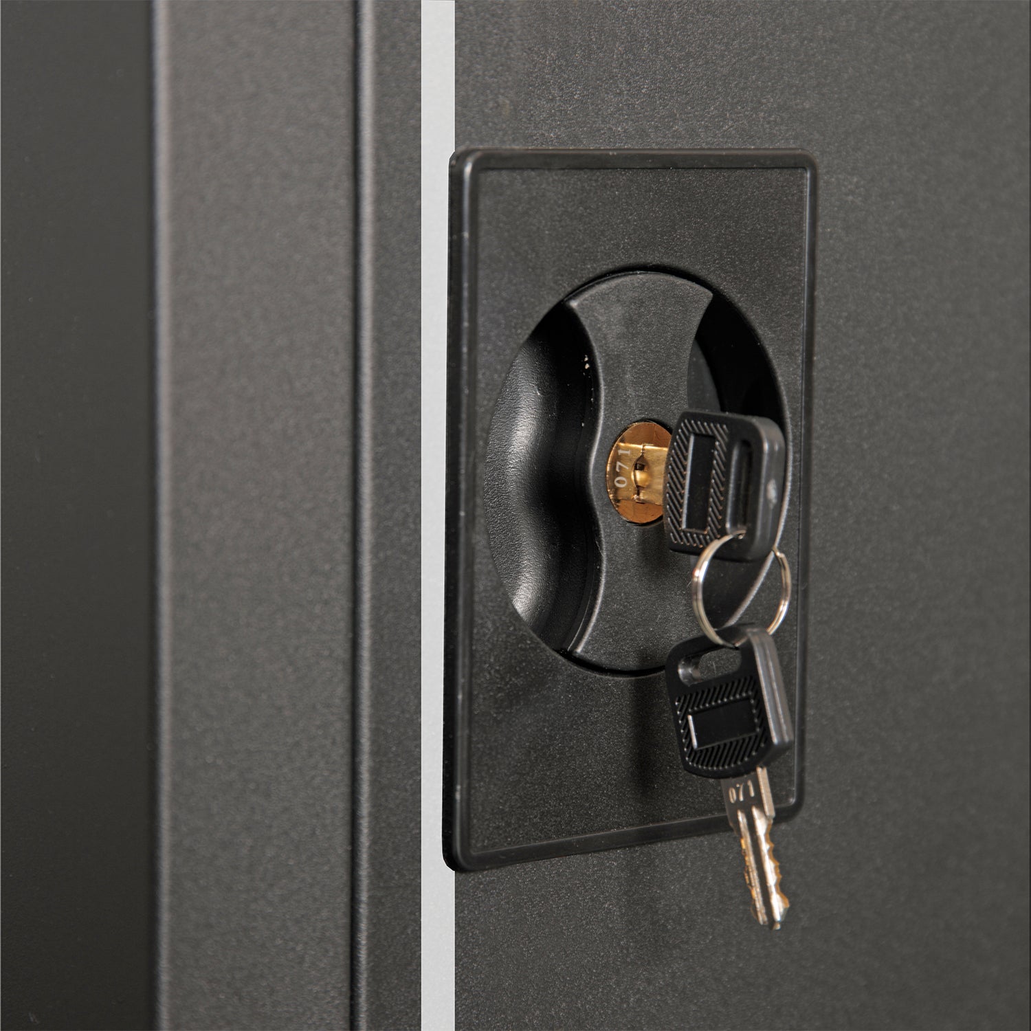 American Furniture Classics 5 Rifle Metal Home Gun Safe Locking Cabinet (Used) - VMInnovations