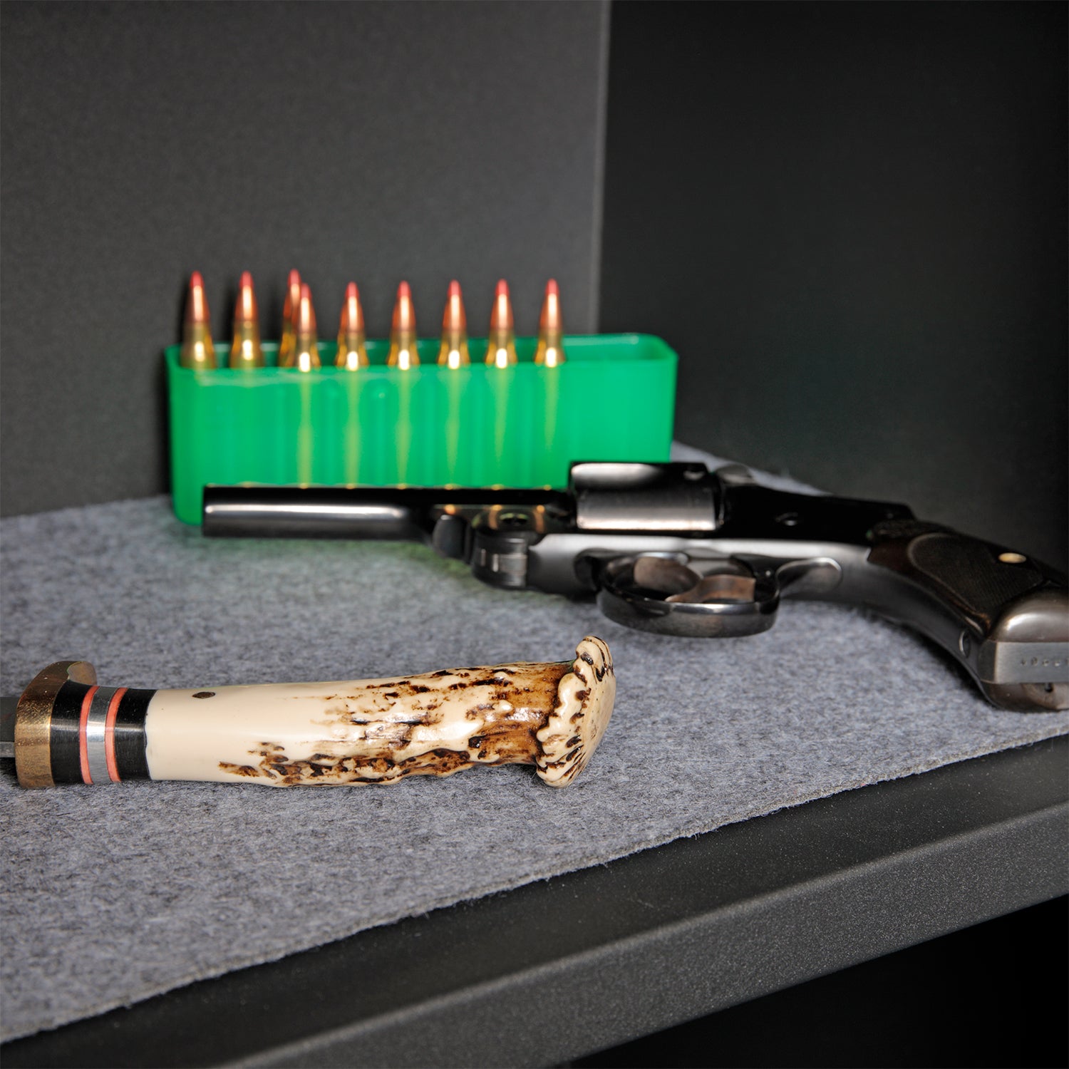 American Furniture Classics 5 Rifle Metal Home Gun Safe Locking Cabinet (Used) - VMInnovations