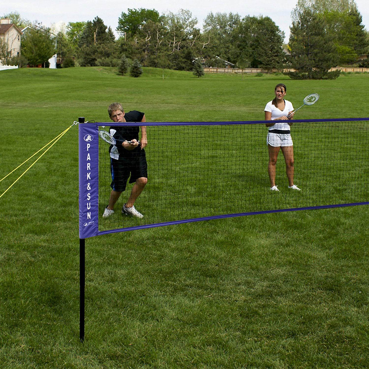 Park & Sun Sports Portable Indoor Outdoor Badminton Set with Carry Case (Used)