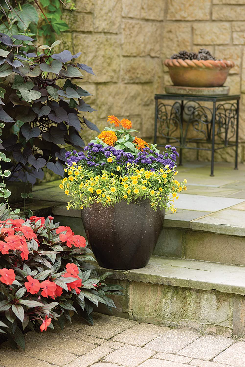 Suncast Seneca 16" Diameter Ombre Planter Flower Pot, Bronze/Brown (Open Box)