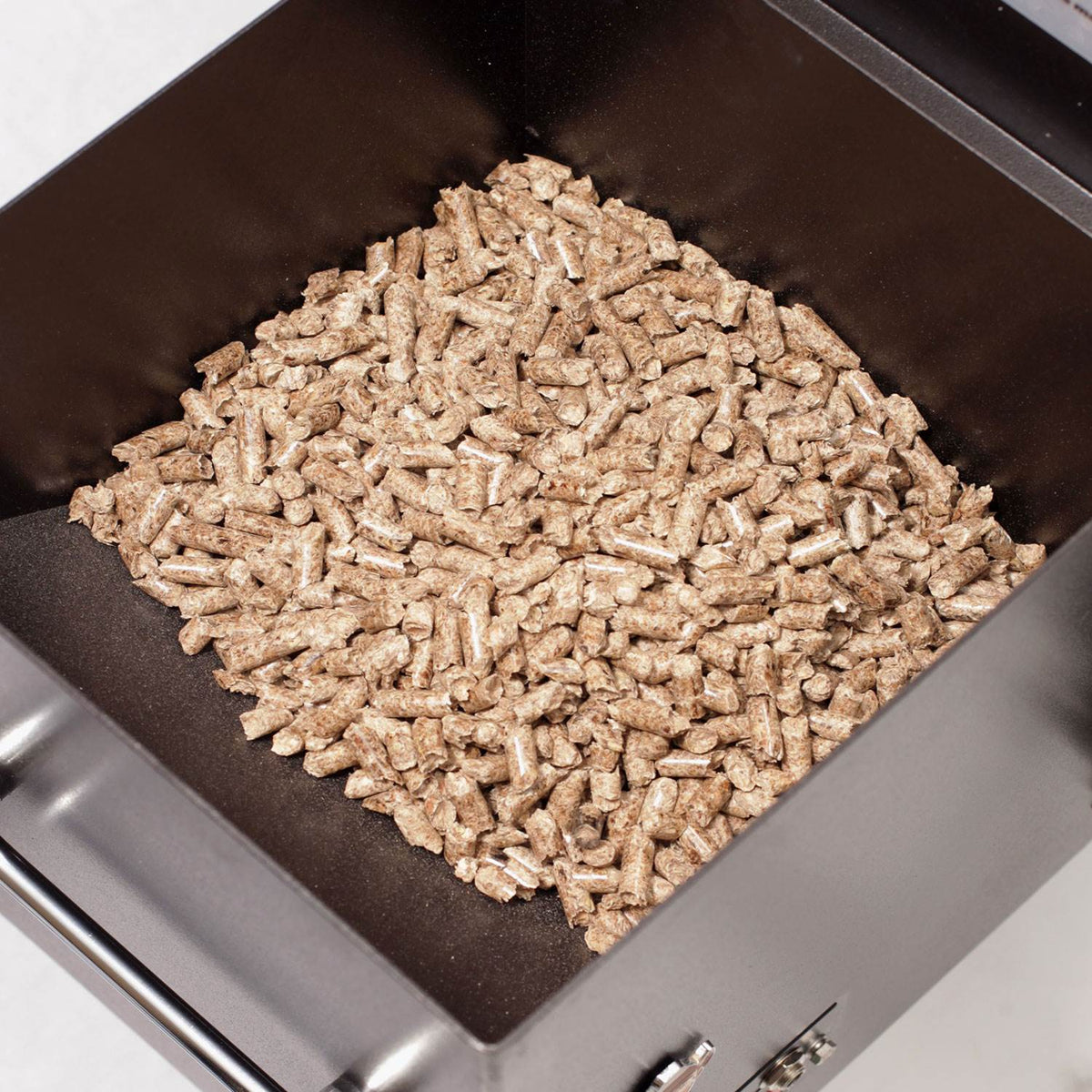 Green Mountain Davy Crockett Wifi Wood Pellet Grill with Cover & Pellet (4 Pack)