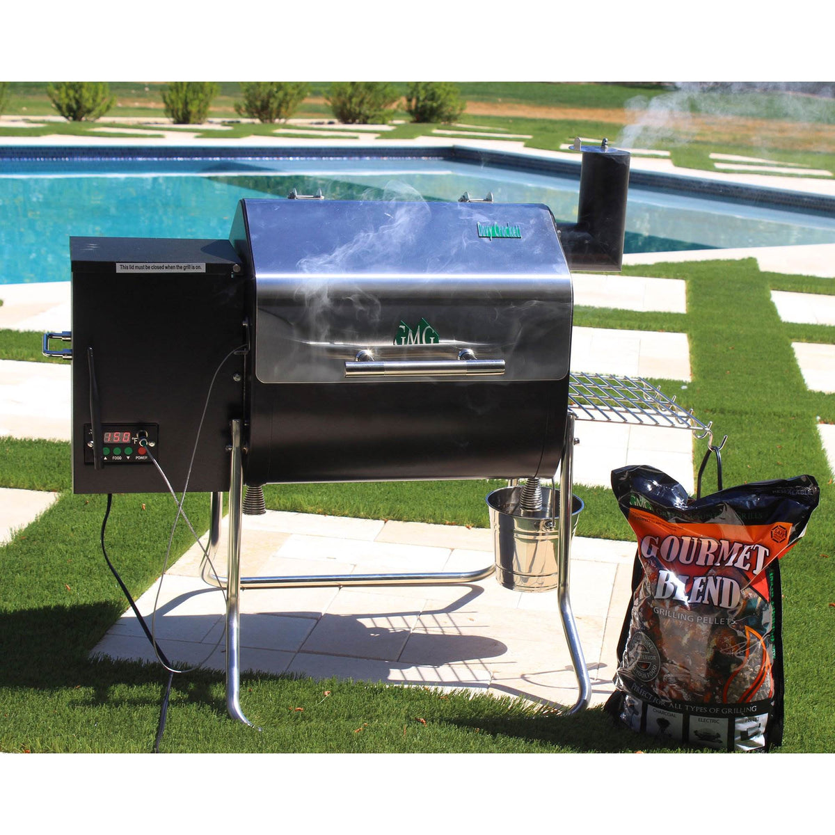 Green Mountain Davy Crockett Wifi Wood Pellet Grill with Cover & Pellet (4 Pack)