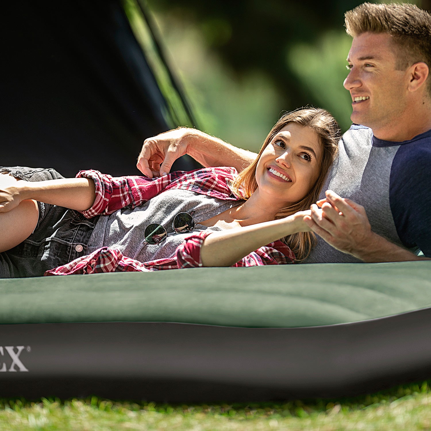 Intex Durabeam Expedition Inflatable Mattress Air Bed w/ Pump, Full (Open Box) - VMInnovations