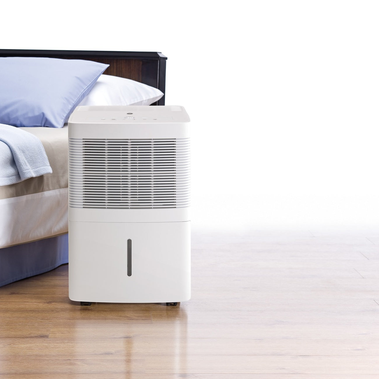 GE ADEW30LW Portable Home Dehumidifier, 30 Pints, White (Certified Refurbished)