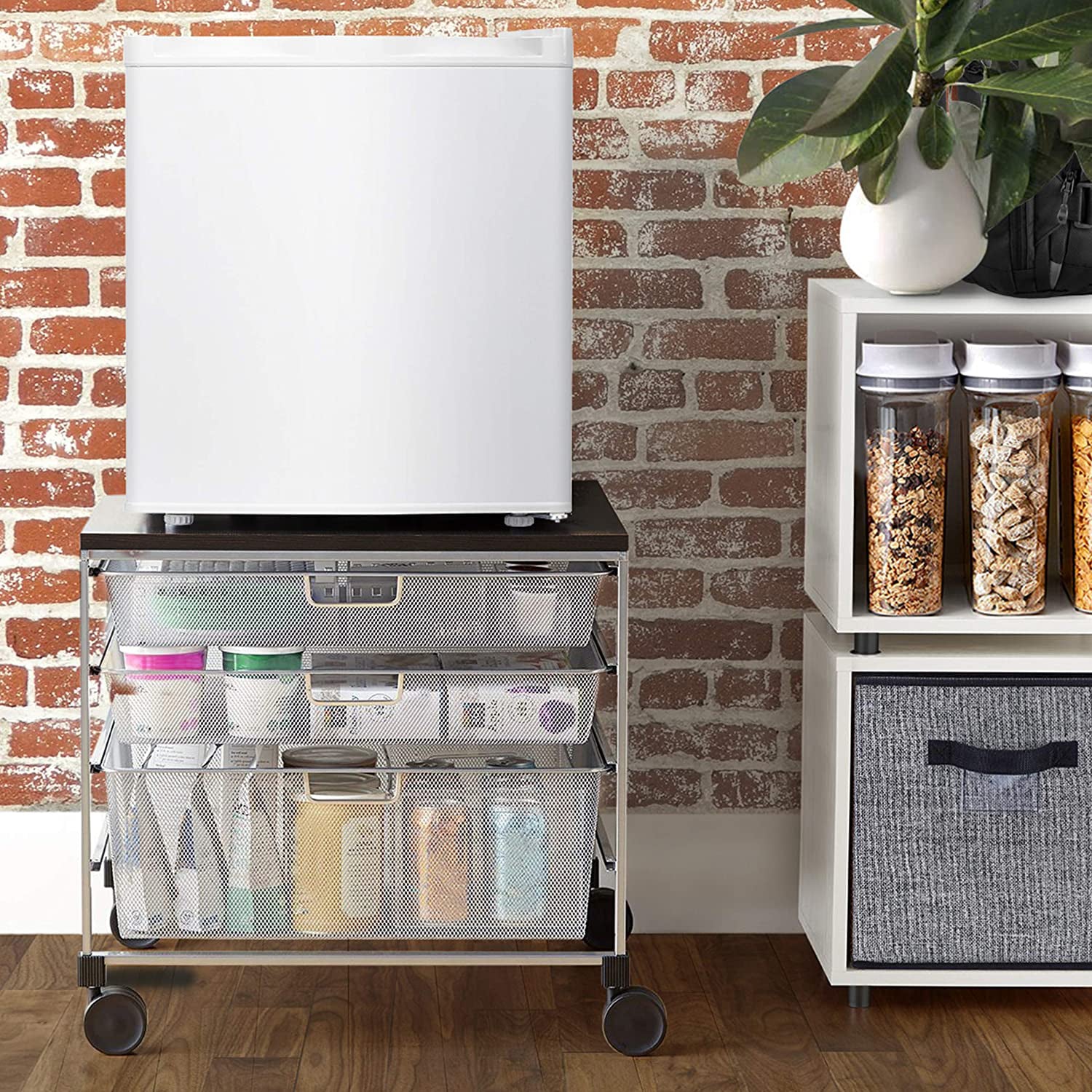 Living Essentials 1.1 Cubic Feet Temp Upright Mini Freezer, White (Damaged)
