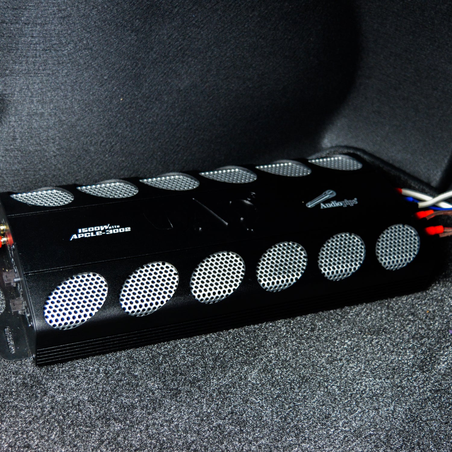 AudioPipe Amplifier, Subwoofer, QPower 12 In Enclosure, & Soundstorm Wiring Kit - VMInnovations
