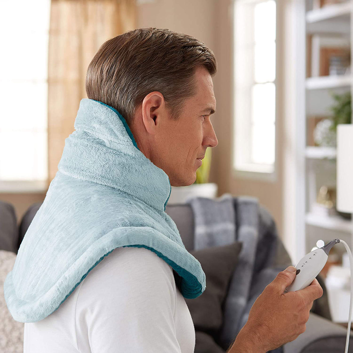 Sunbeam Soothing Heating Pad for Neck and Shoulder Pain Relief. Blue (Open Box)