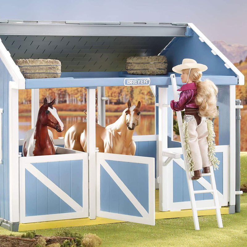 Breyer 699 Freedom Series Country Stable Horse Stable Play Set 1:12 Scale, Blue