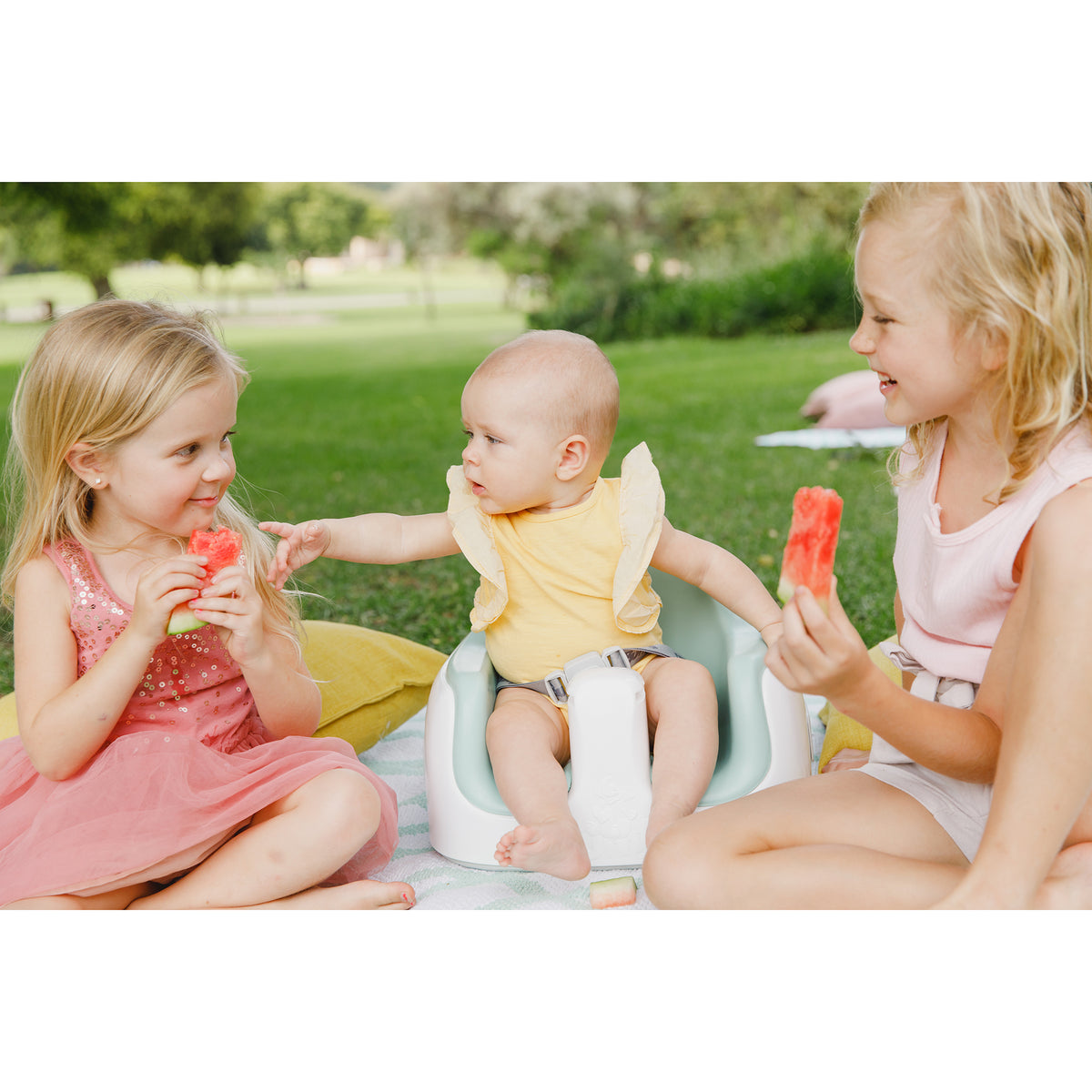 Bumbo Baby Toddler Soft Foam Seat with Tray and Buckle Straps, Blue (Open Box)
